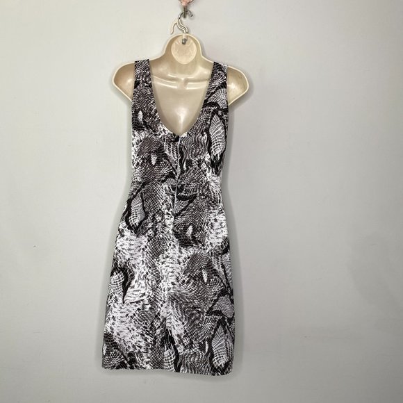 BB Dakota Sleeveless Snakeskin Print Sheath Dress "Vickie' Gray White Sz Medium - Picture 7 of 9